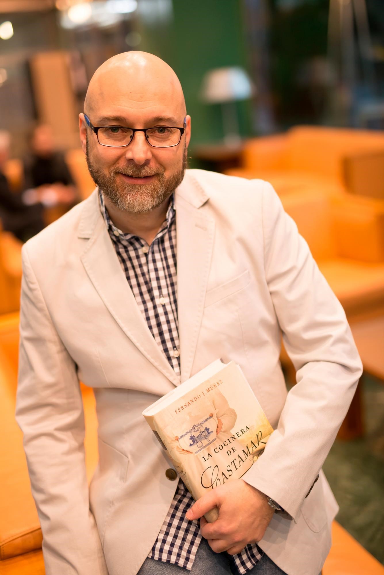 Fernando J. Múñez - Scenic Rights