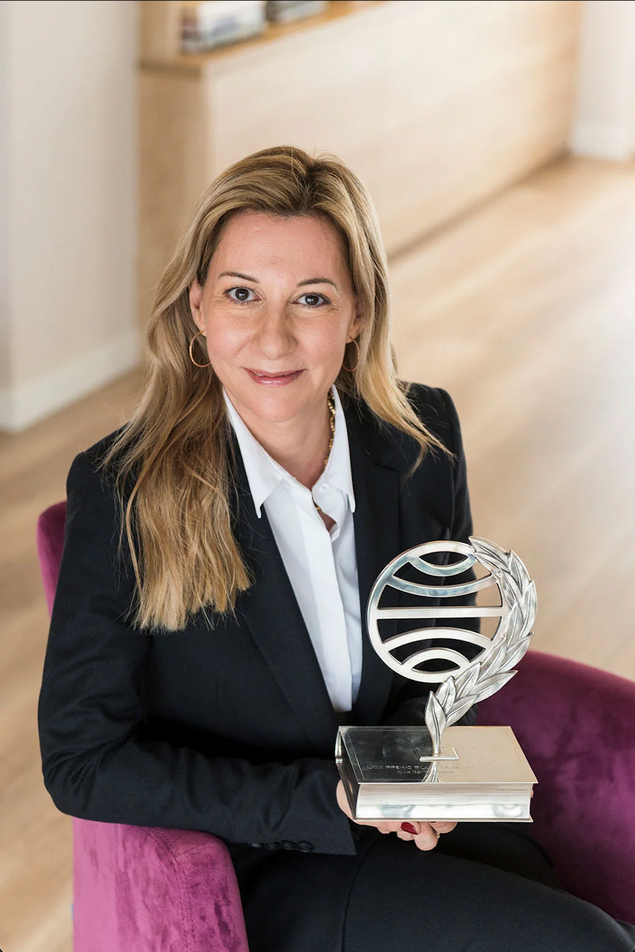 Eva García Sáenz de Urturi - Scenic Rights